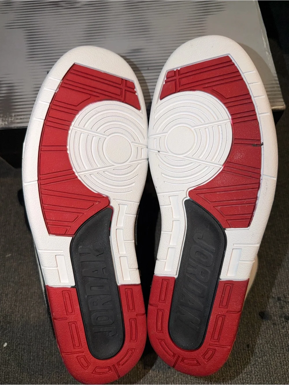 Jordan 2 Retro ‘White Varsity Red (2004)’ Size 8M